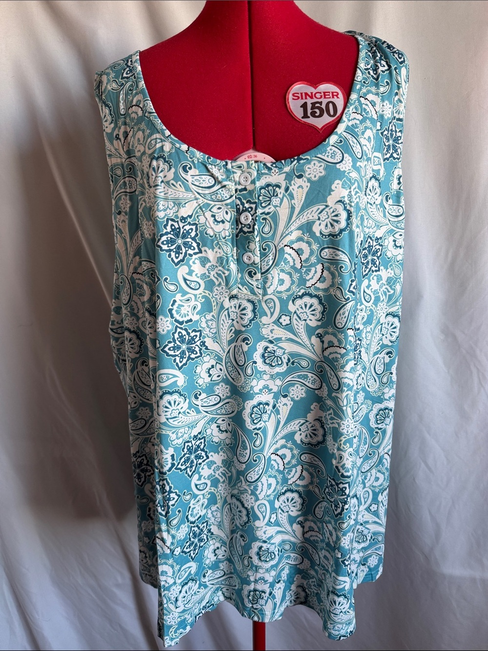 Sleeveless Paisley Scoop Tank in Teal